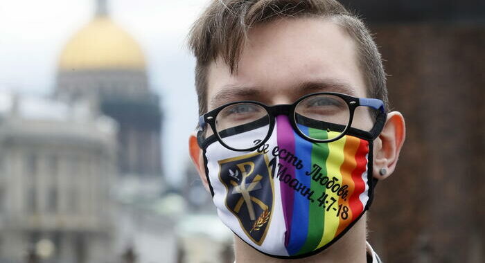 Russia, Duma approva legge contro propaganda Lgbt