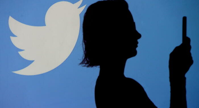 Twitter: problemi controllo copyright,pubblicato intero film