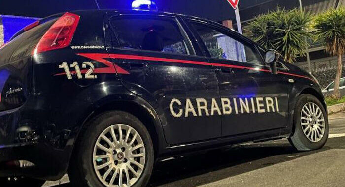 Auto contro albero vicino Roma, morte due ragazze ventenni