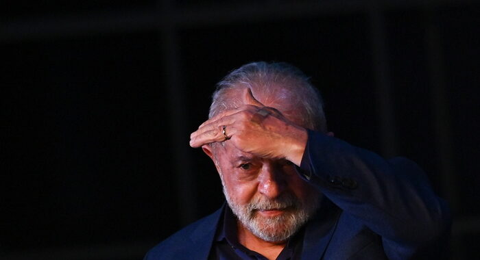 Brasile: Lula riaprirà l’ambasciata in Venezuela