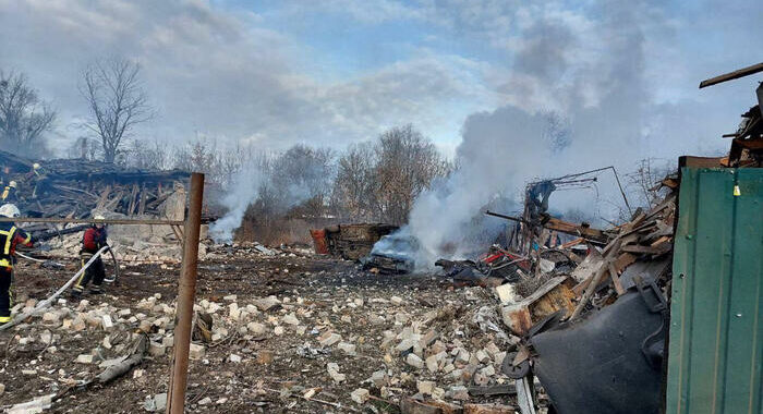 Esplosioni a Kiev, ‘120 missili russi su tutto il Paese’