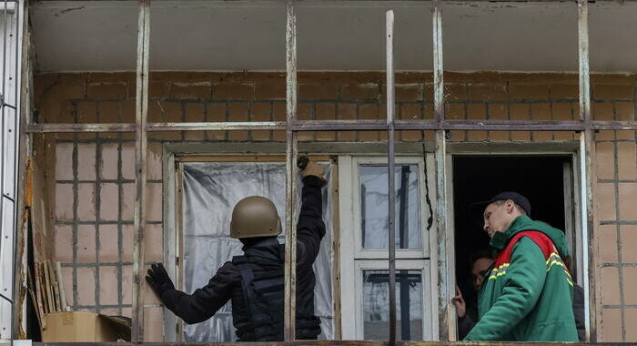 Kiev, bombardata Zaporizhzhia, una donna è rimasta uccisa