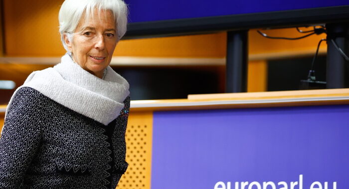 Lagarde, rischi notevoli per la stabilità finanziaria in Ue