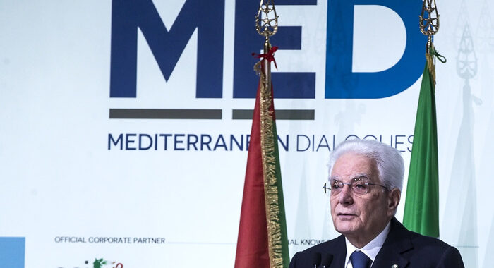 Mattarella, siamo al bivio: guerra o pace per il progresso?