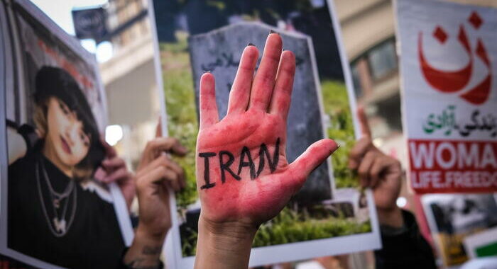 Media, ‘uccisa dottoressa che curava manifestanti in Iran’