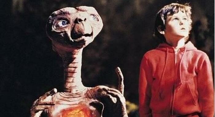 Robot originale E.T. venduto all’asta per 2,45 mln