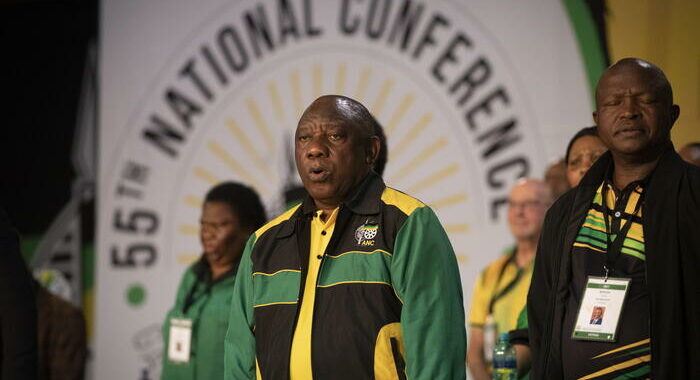 Sudafrica: congresso Anc si apre con contestazione Ramaphosa