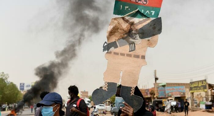 Sudan: accordo militari-civili per porre fine a crisi
