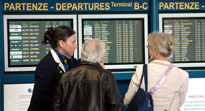 Trasporti: +35% voli Ue nel 2021, ma ripresa è lontana