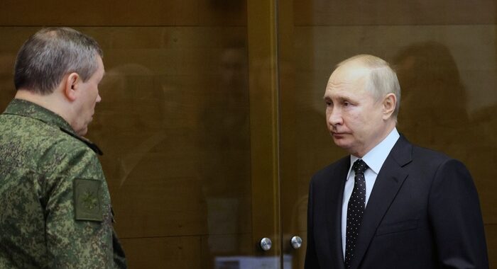 Ucraina: Putin ha incontrato i vertici militari