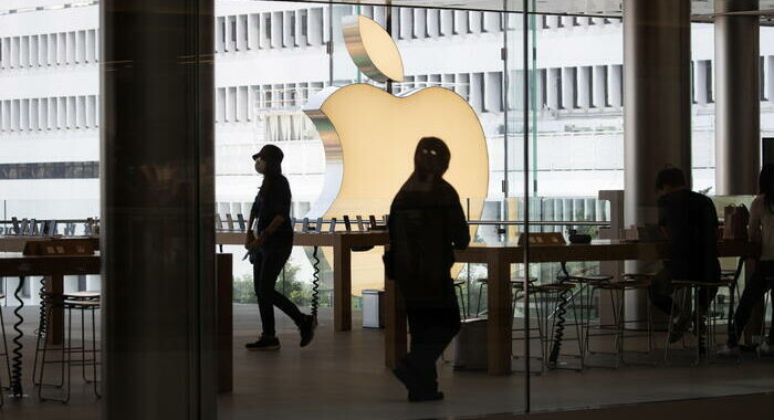 ‘Apple verso produzione in casa schermi per suoi dispositivi’