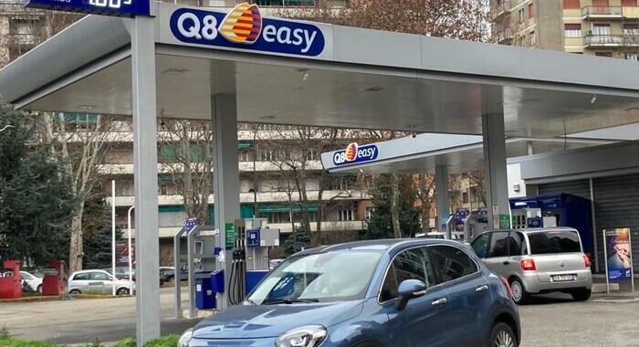 Benzina: Fazzolari, sciopero? Misure a tutela distributori