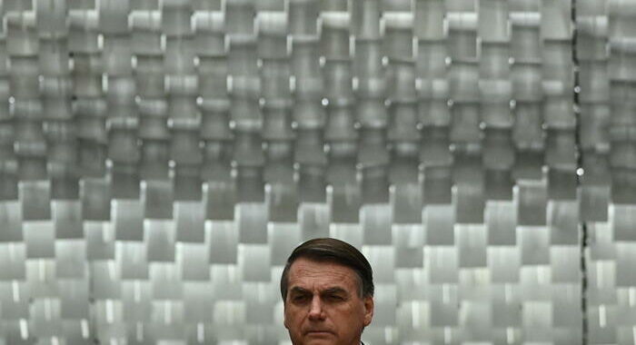 Brasile: media, bloccati i conti bancari di Bolsonaro