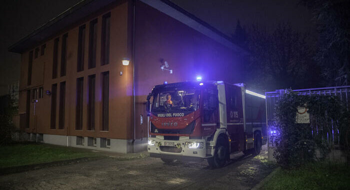 Brucia materasso in cella al Beccaria, tre agenti intossicati