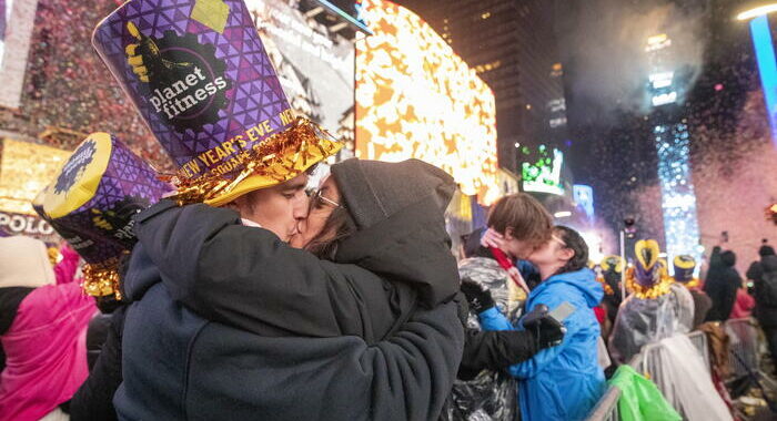 Capodanno: agenti attaccati con machete a Times Square
