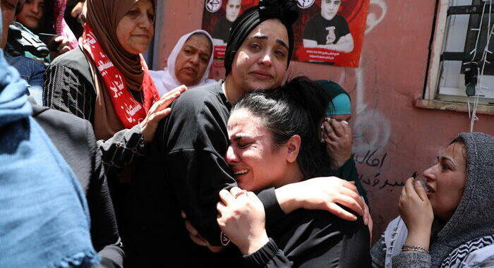 Cisgiordania: palestinese 14enne ucciso in scontri Israele
