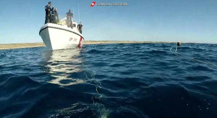 Due morti in naufragio al largo di Lampedusa, anche un neonato