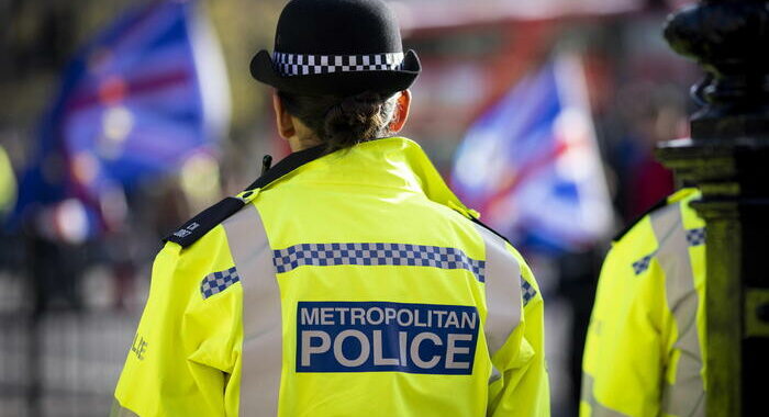 Gb: sparatoria a uscita chiesa di Londra, arrestato 22enne