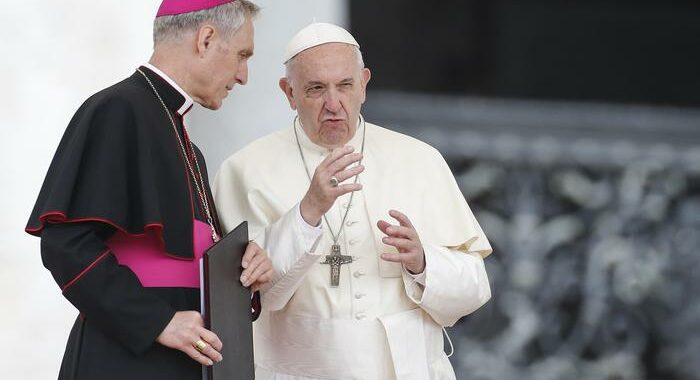 Il Papa ha visto monsignor Gaenswein