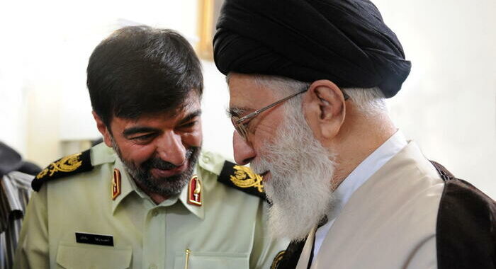 Iran, ex membro dei Pasdaran nominato capo della Polizia