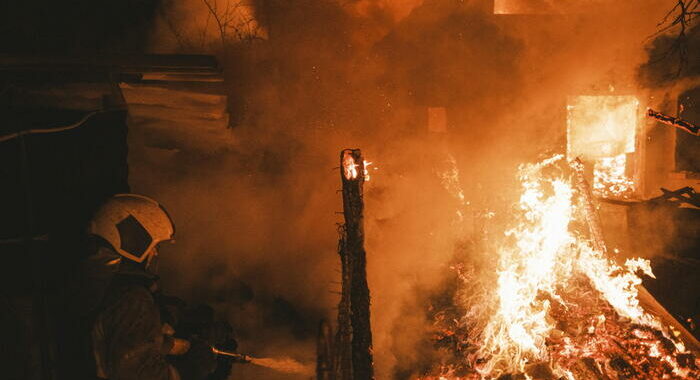 Mosca, ucraini circondati e bombardati a Soledar