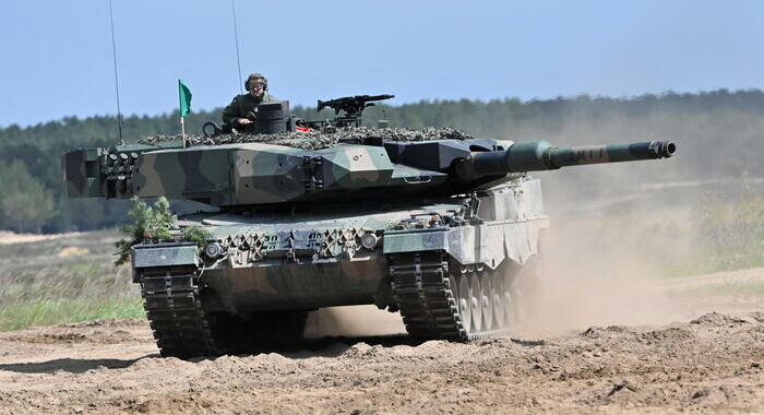 Pe vota testo difesa comune, ‘Scholz dia tank all’Ucraina’
