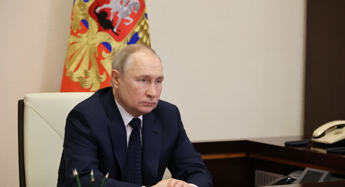 Putin, da Russia dialogo se Kiev riconosce nuove regioni