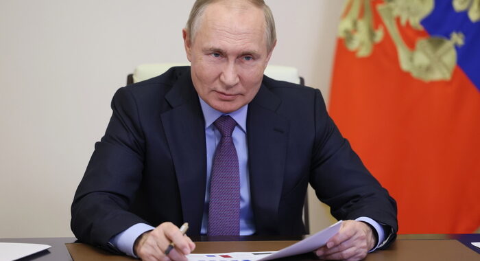 Putin, sì a centri di addestramento con Bielorussia