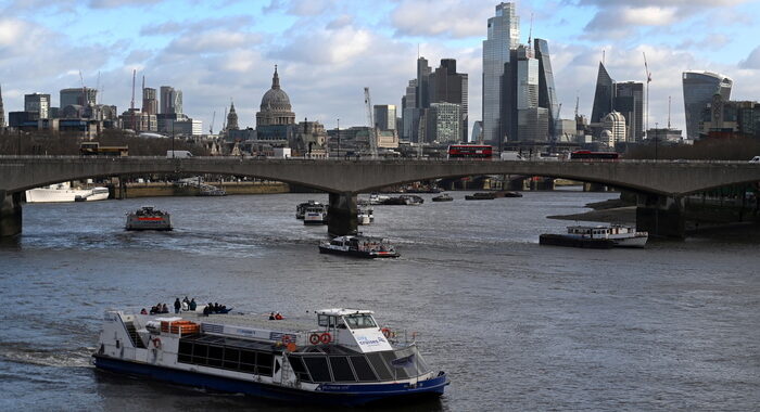 Sparatoria a Londra, ferite 3 donne e una bambina
