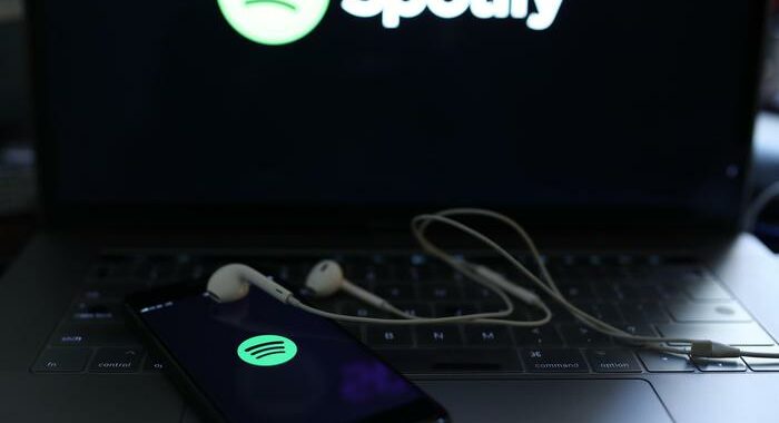 Spotify annuncia il taglio del 6% del personale