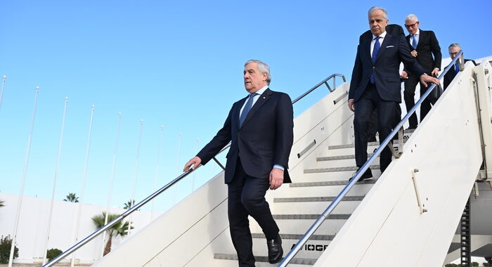 Tajani, accordi politici per ridurre flussi migratori da Libia