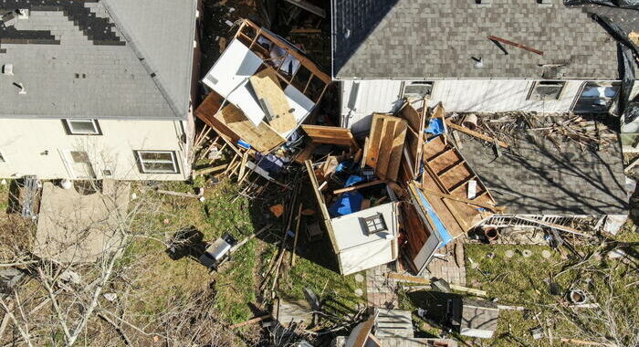 Tornado in Texas, oltre 100.000 persone al buio