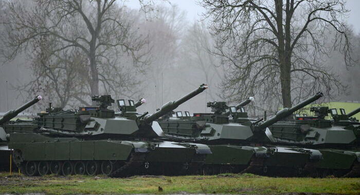 Wsj, Usa verso invio di significativo numero tank Abrams a Kiev