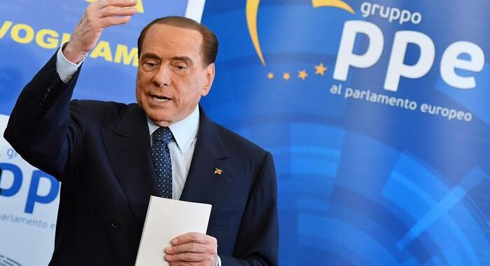 Berlusconi, anzichè criticarmi Ppe apra subito tavolo per pace