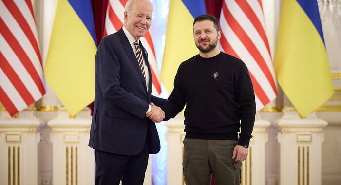 Biden annuncia mezzo miliardo di nuovi aiuti a Kiev