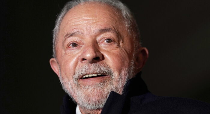 Brasile: Lula annuncia il nuovo salario minimo a 260 dollari
