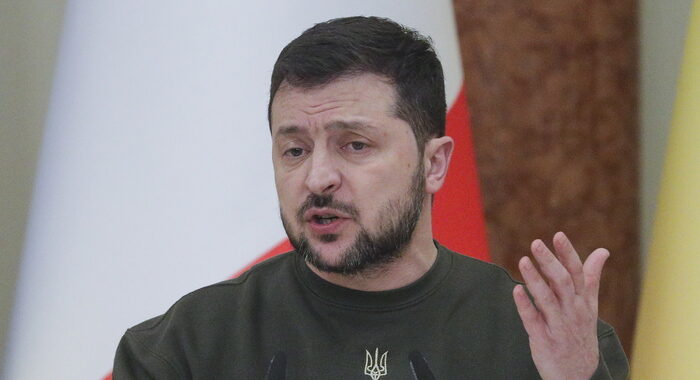 Conferenza stampa Zelensky il 24, tema ‘un anno d’invincibilità’