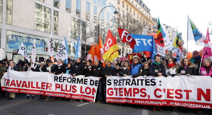 Francia: per Cgt ‘2 milioni in piazza contro riforma pensioni’