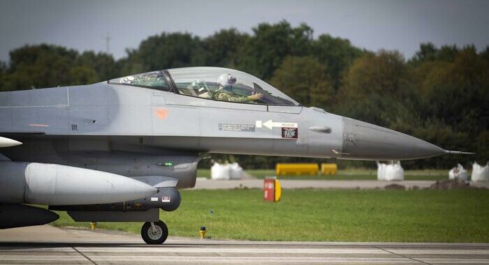 Kiev chiede all’Olanda la fornitura di caccia F-16