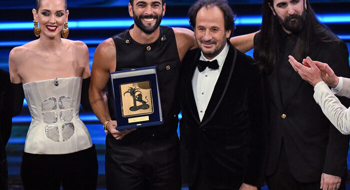 Marco Mengoni, dedico vittoria Sanremo ad artiste donne