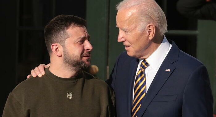 Media, Biden potrebbe incontrare Zelensky in Polonia