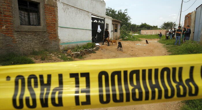 Messico, scoperti 31 cadaveri in tombe clandestine