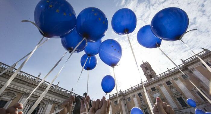 Recovery: Ue, erogati 144 miliardi, rispettare le scadenze