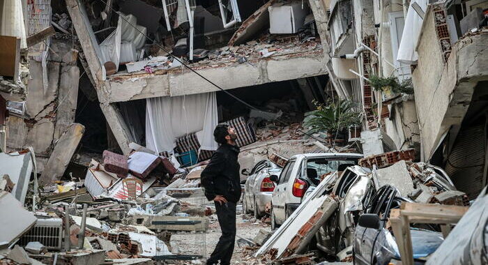 Sisma: riparata pista aeroporto Hatay, primo volo evacuazione