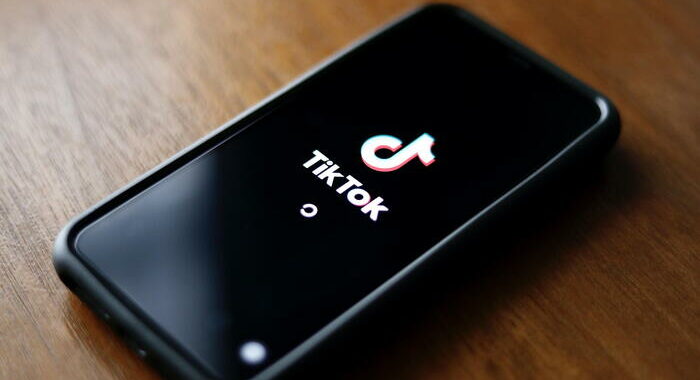Ue chiede a dipendenti di disinstallare l’app TikTok
