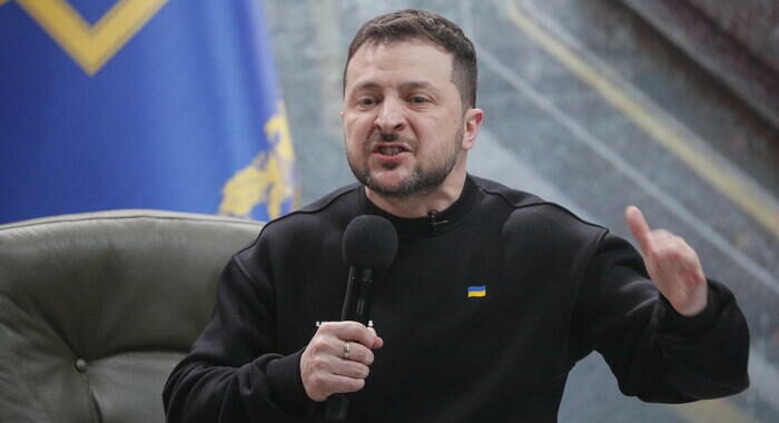 Zelensky, pace non basta, Ucraina si difenderà per 10 anni