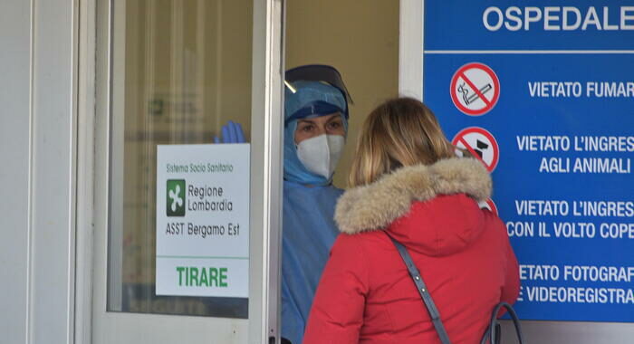 A ospedale Alzano mascherine antincendio
