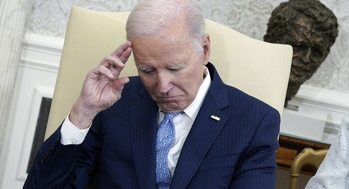 Biden preoccupato per la salute del Papa, ‘un caro amico’