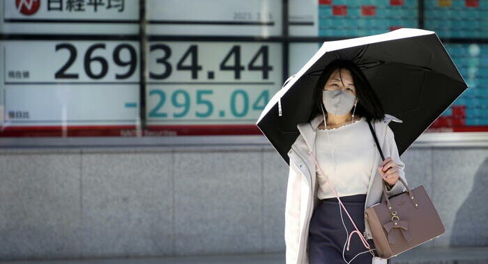 Borsa: a Tokyo apertura in leggero ribasso (-0,14%)