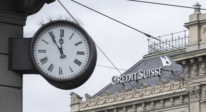 Credit Suisse: azionisti svizzeri minacciano azioni legali